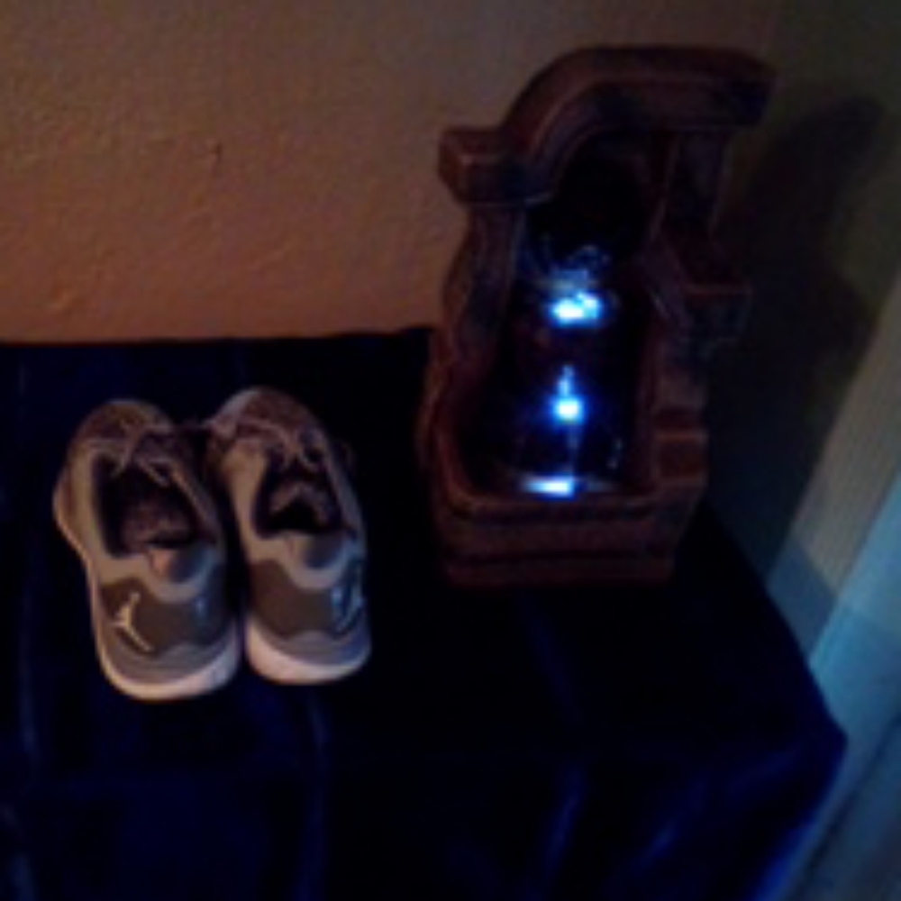 Shoes - Picture 3 of 4
